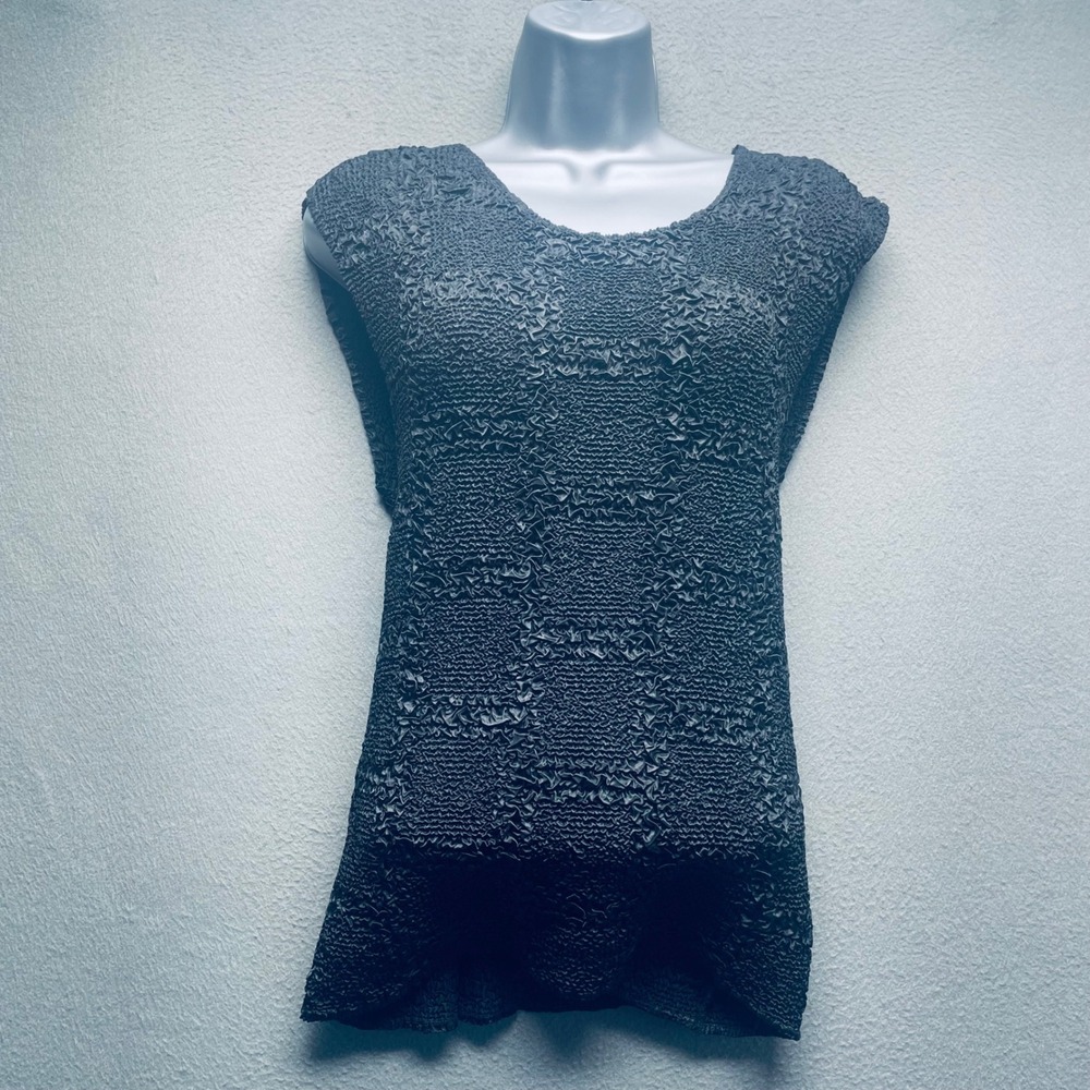 Bala Bala Women Sleeveless Top Black Popcorn Crinkle Texture Size L 90s Style